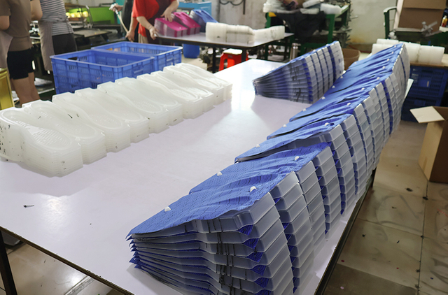 3BU tov&aacute;rna-14