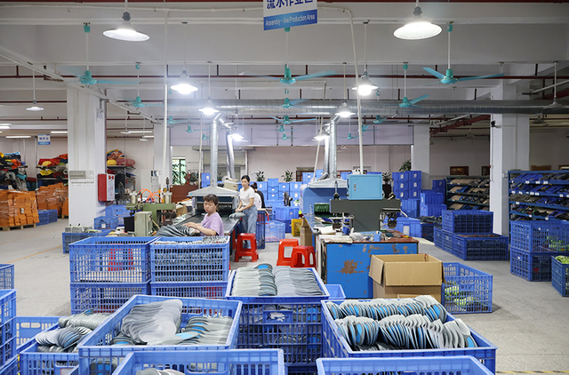 3BU tov&aacute;rna-13